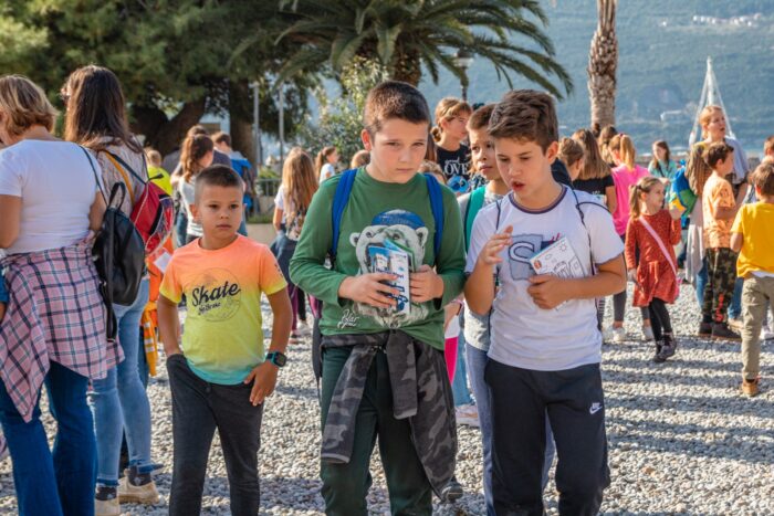 Children`s creative event contibutes.. (Large)